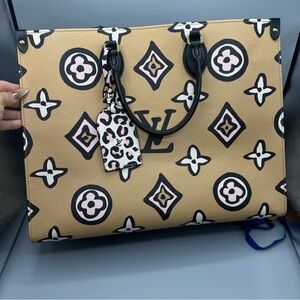 SOLD
Louis vuitton limited edition wild at heart On The Go GM